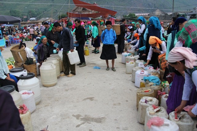 Rộn ràng phiên chợ vùng cao Hà Giang - ảnh 3